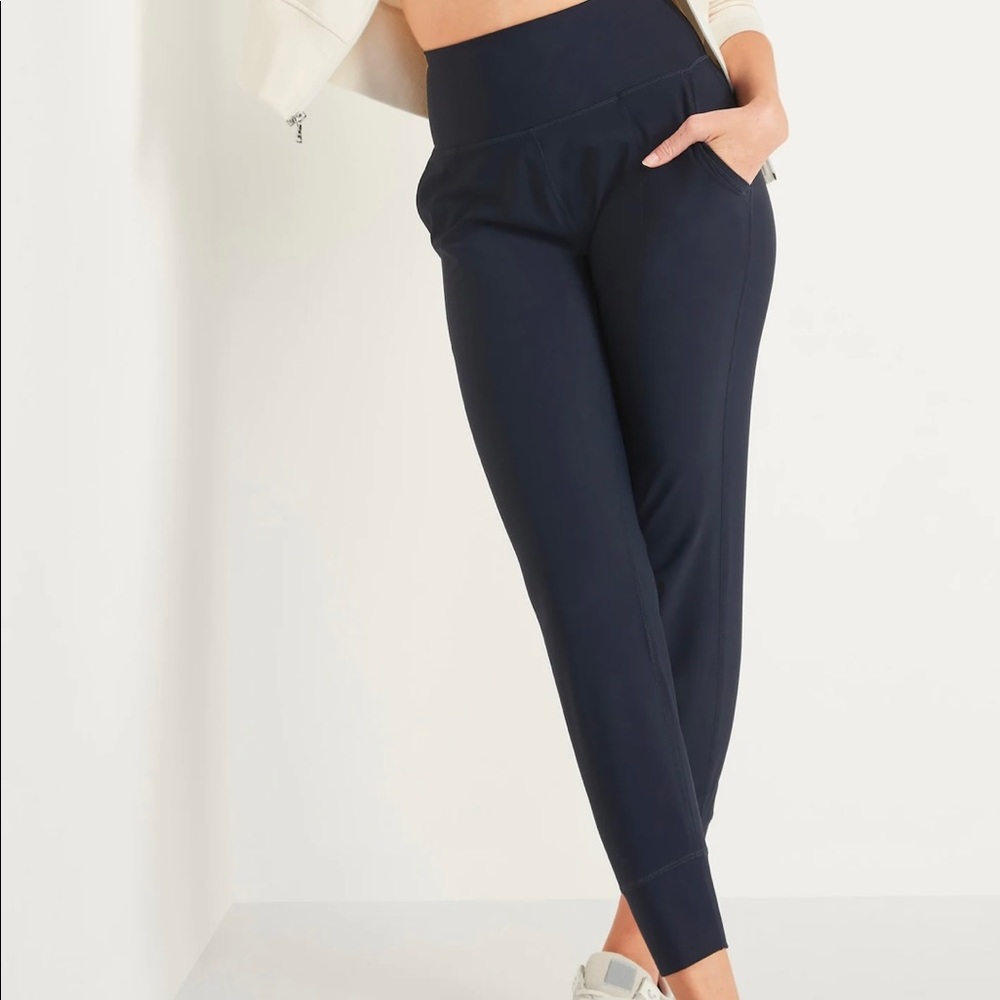 EUC Set of 2 XL Old Navy power soft joggers.